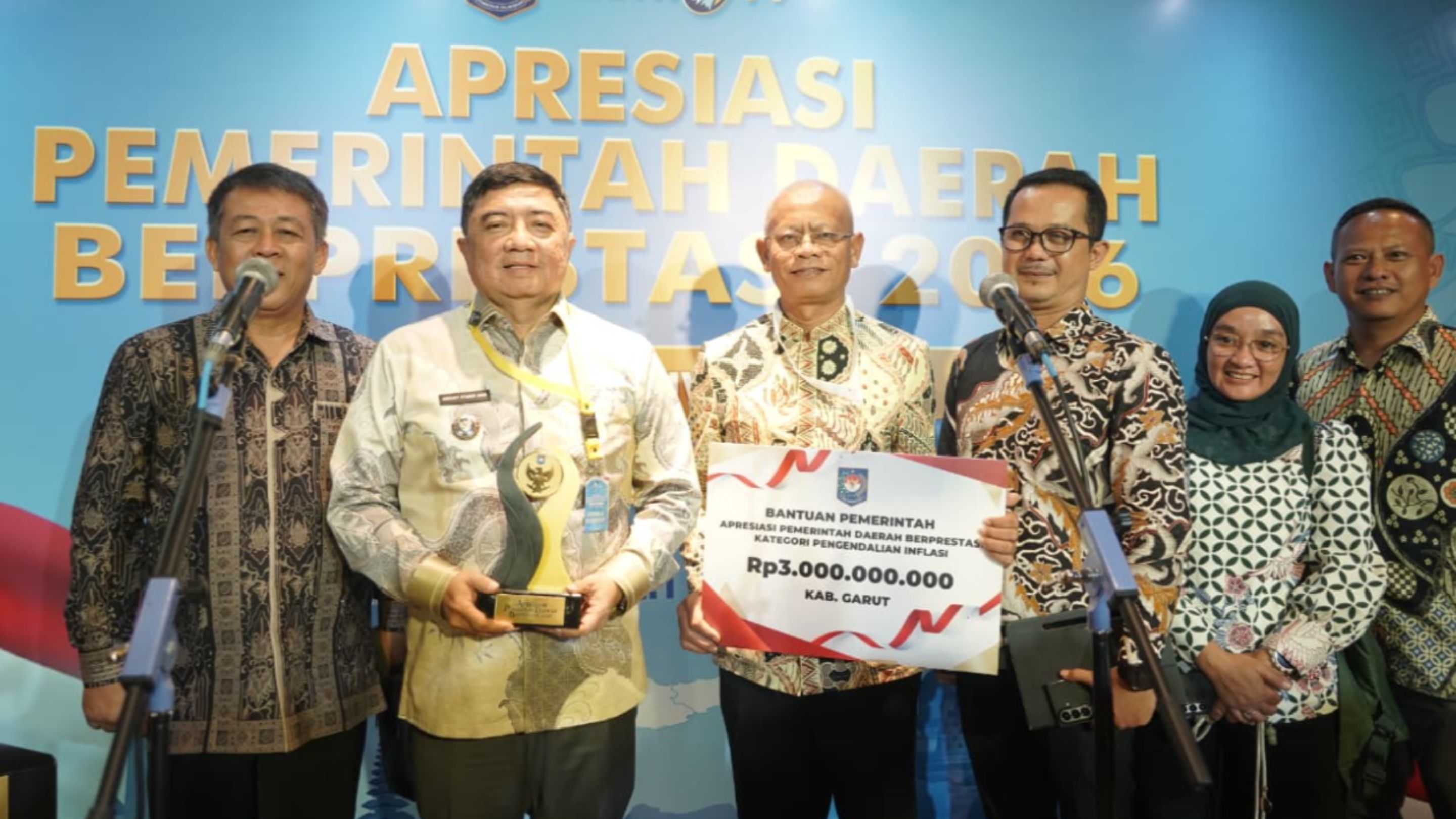 Jaga Daya Beli Warga, Garut Raih Penghargaan Terbaik I Pengendalian Inflasi Regional Jawa-Bali